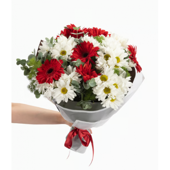 Beyaz Bukette Beyaz Papatya ve Kırmızı Gerbera