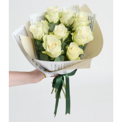 Gri Gazete Buket Kağıdında 9'lu İthal Beyaz Gül